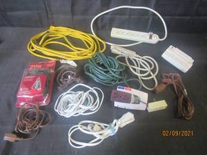 lot 353 image: TOTAL OF 13 EXTENSION CORDS &amp SURGE PROTECTORS&nbsp