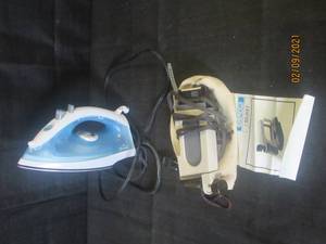 lot 361 image: VINTAGE OSCROW SD-03T-G MINI PORTABLE TRAVEL IRON &amp RIVAL IRON&nbsp