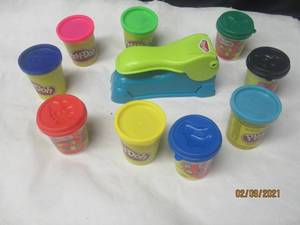 lot 373 image: PLAY- DOH FUN FACTORY SHAPE MAKING MACHINE WITH ASSORTED COLOR PLAY-DOH