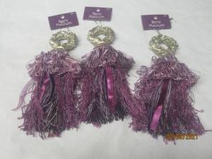 lot 381 image: TOTAL OF 3 BERRY PLATINUM AT HOME CHRISTMAS TREE ORNAMENT