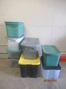 lot 325 image: TOTAL OF 8 TOTES WITH LIDS&nbsp