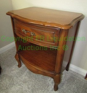 lot 162 image: Vintage Broyhill nightstand