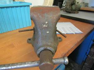lot 435 image: Wilton Vice redgray 15