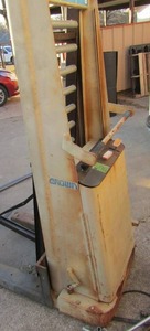 lot 1 image: CROWN LIFT MODEL 15B  15OOLB LIFT, WITH 5FT ROLLER TABLE,   see description