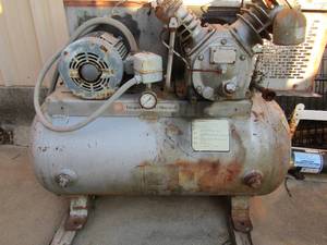 lot 8 image: INGERSOL RAND COMPRESSOR  48 L X 42H X 22D