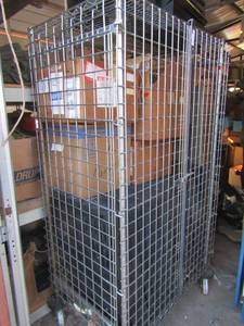 lot 449 image: Rolling wire cage 25x38x58  without  Contents