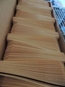 lot 49 image: Avery Shipping tags   size 6   5-34x2-58   1000 PER BX   QTY 4 BXS