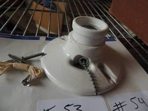 lot 53 image: Box of 18 porcelain pull chain lamp holders 250w-250v by Leviton #9816c