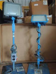 lot 17 image: 2 Cuperting electric shop lights blue on stand 500 watt 32 HT