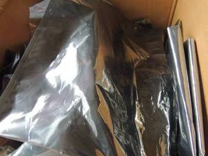 lot 66 image: Box of moisture safe bags of assorted sizes