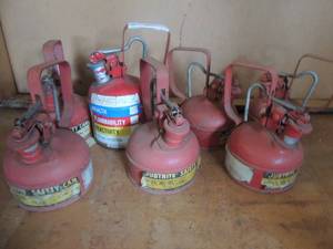 lot 83 image: 7 justrite safety can 1 pint Type I