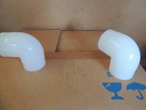 lot 98 image: Box of 2 PDPF white piping elbows