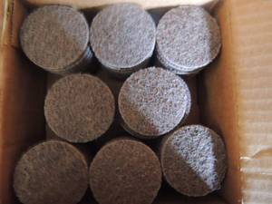 lot 106 image: Bear Tex surface blending discs  type 42   80 to a box 2 size  8 boxes