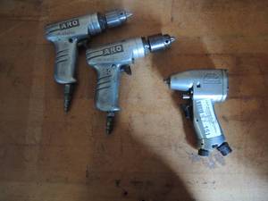 lot 151 image: 2 ARO air drills 1 MAC Tool drill