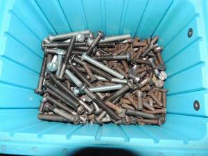 lot 170 image: tote of 3.5 and 1.5 thick bolts