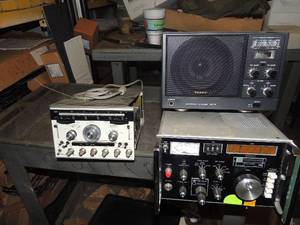 lot 180 image: Wave tech radio system  Watkins and Johnson HF Receiver with Yaesu speaker external SP-5