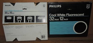 lot 191 image: 2 boxes and 5 loose Philips cool white florescent 32 watt 12 circular white lights