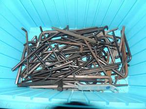 lot 197 image: Star wrenches in blue tote