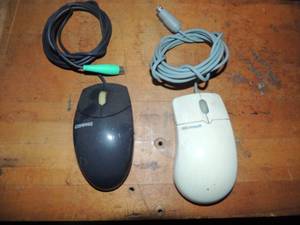 lot 200 image: Computer Mouses corded  BOX OF