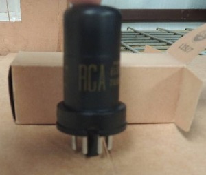 lot 213 image: Box of RCA radiotron electon tubes #12557 over 20 in box