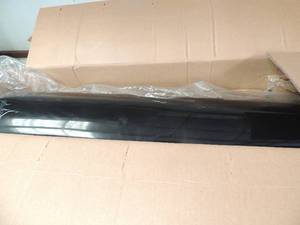 lot 227 image: Roll of black silicone insulation