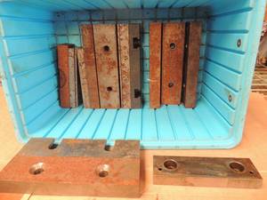 lot 232 image: Blue Tub 8x1 steelplates 10 qty. 5 qty 6x1 steel plates