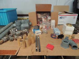 lot 246 image: Misc. lot- Brass spacers x 6, PVCP pipe fitting, Brass spacer x 3, tubes, 3 thermal dionic steam traps 34 TD-52