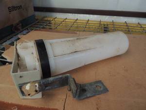 lot 256 image: 3 silicone waffer water pumps