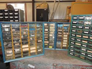 lot 271 image: 6 blue storage compartments for organizing