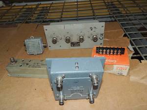 lot 275 image: Carrier paver divider bridge Sconwell model 110 Serial# 260 Cinch connectors Co Ax connectors