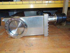 lot 322 image: Patered MDC Vacume products model#GV-6000M Serial #91-08089-G 24x4