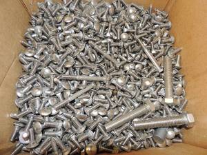 lot 327 image: 1 box o4-20 x 34 round carriage bolts