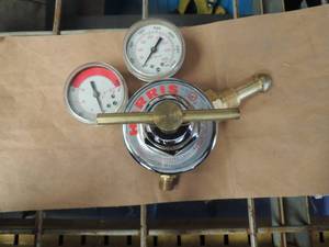lot 336 image: Harris compressed gas regulators model#25&15