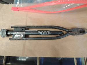lot 339 image: Specialty tool plyers and wire cutters