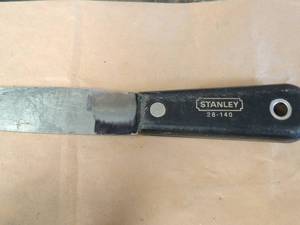 lot 347 image: Stanley Putty knives
