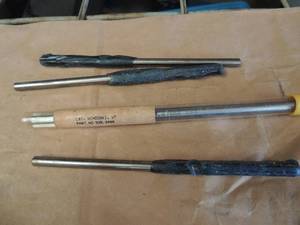 lot 384 image: drill bits with protectors