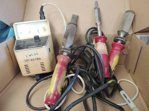lot 452 image: 4 Soldiering guns and HAR 926 Soldiering  station