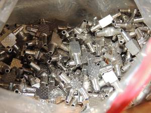 lot 458 image: Electronic components