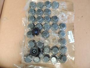 lot 464 image: flat of new knobs