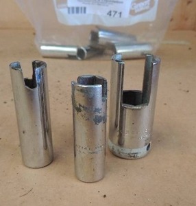 lot 471 image: Socket pullers