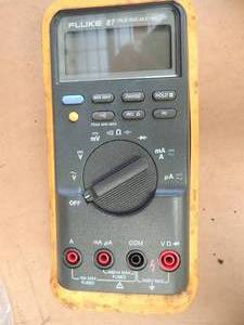lot 475 image: Fluke tester  87 true RMS multi tip meter