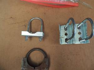 lot 481 image: Assorted U shaped clamps