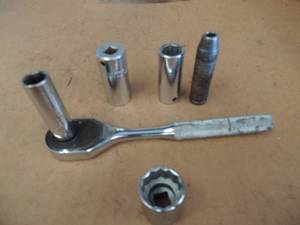 lot 505 image: Assorted sockets