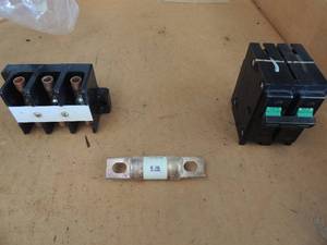lot 509 image: Single breakers x 3