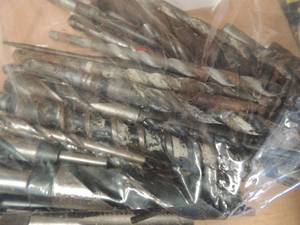 lot 571 image: Bag of 8  & & 10  drill bits