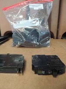 lot 587 image: breaker switches 10 AMP qty12