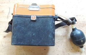 lot 604 image: Gas tester model D-15 calibration natural gas in air by Davis