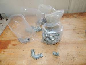 lot 612 image: O connectors 3 bags hose connectors 1 bag of 1 rings