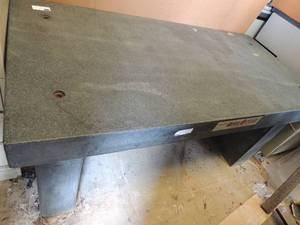 lot 636 image: Black granite collins micro flat table  (will require lift to move) 89900 model# 622 serial# 28x60x30 table legs 24x6