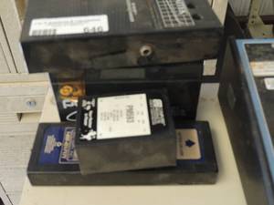 lot 646 image: NITEK CHEECER discharger computer power conversion battery box pbn cadmiom battery pack 12v portalac 12v battery